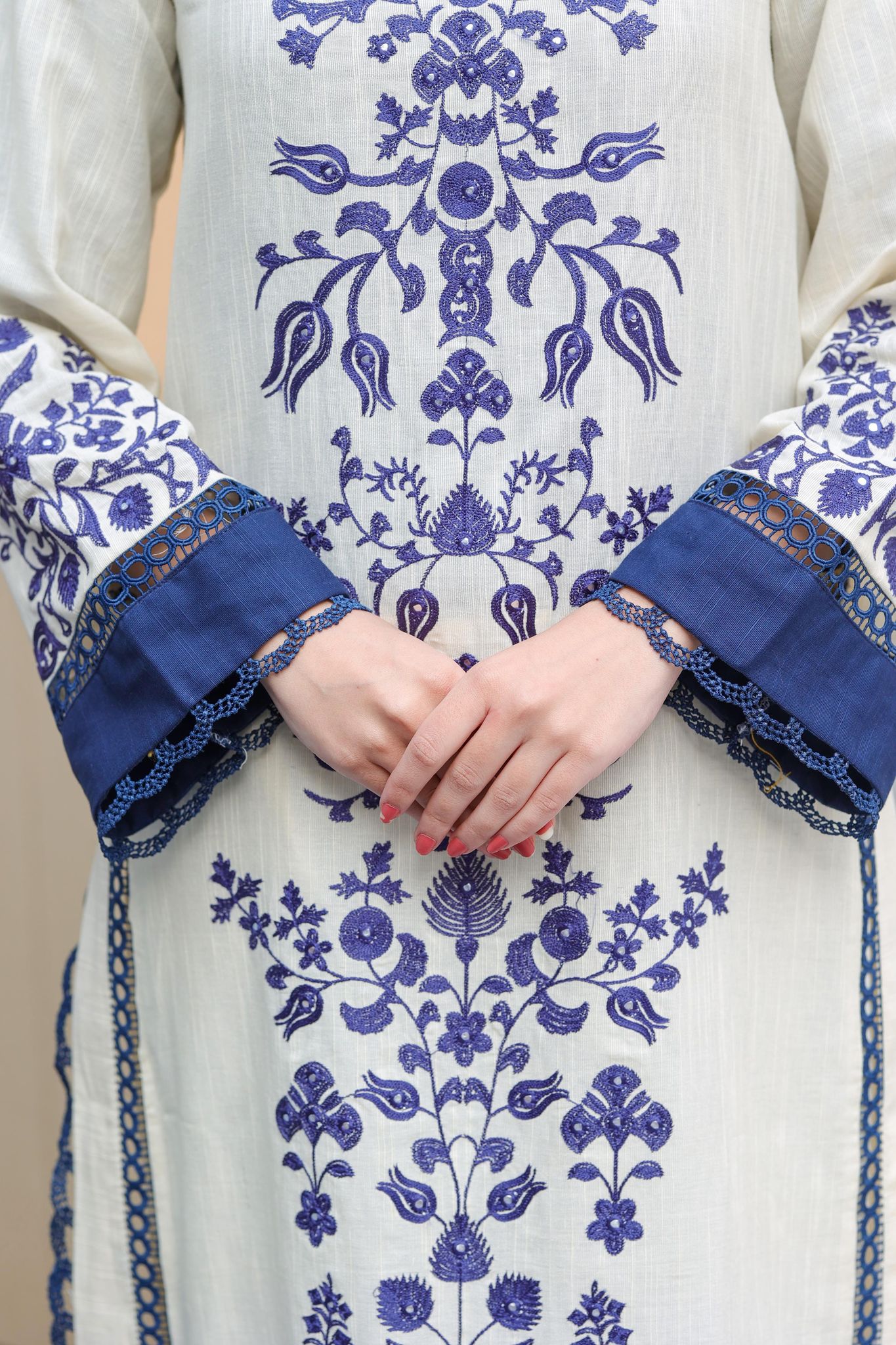 BASIC WHITE & BLUE